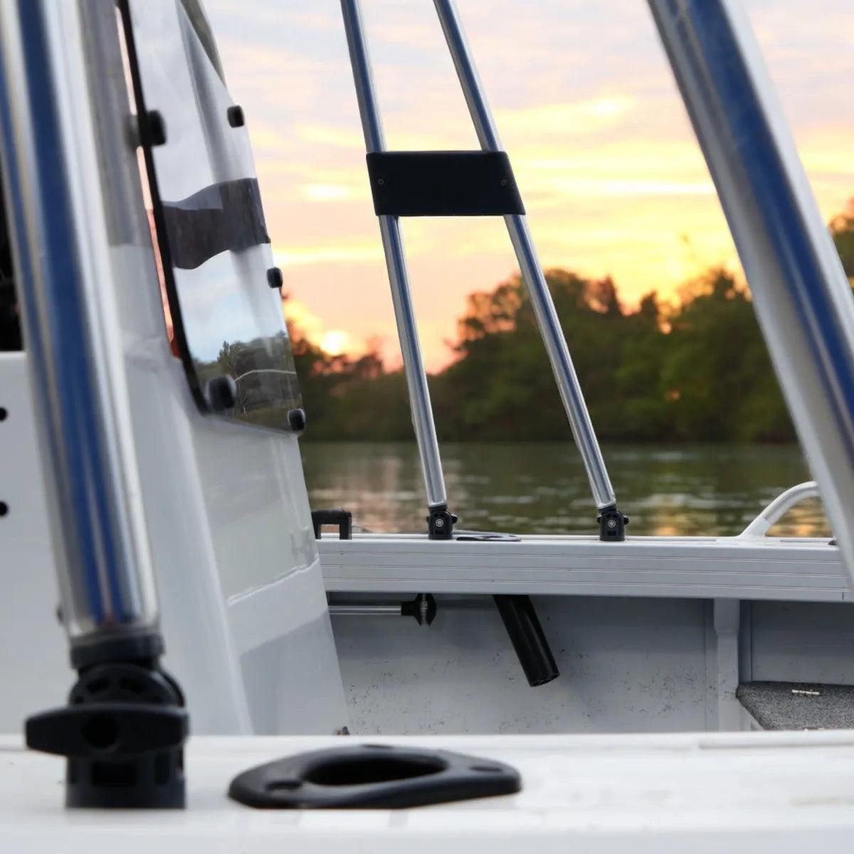 T-top met luifel - bimini - bevestiging